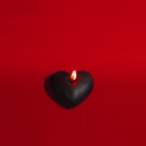 lovely heart black candles